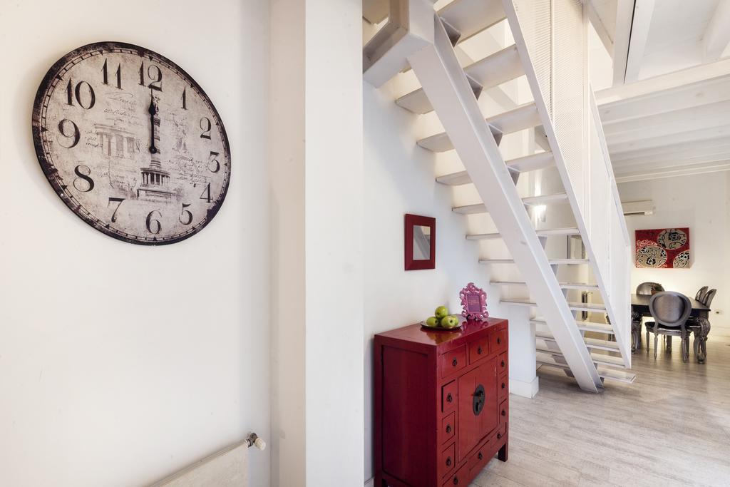 Appartement Singular Relator *