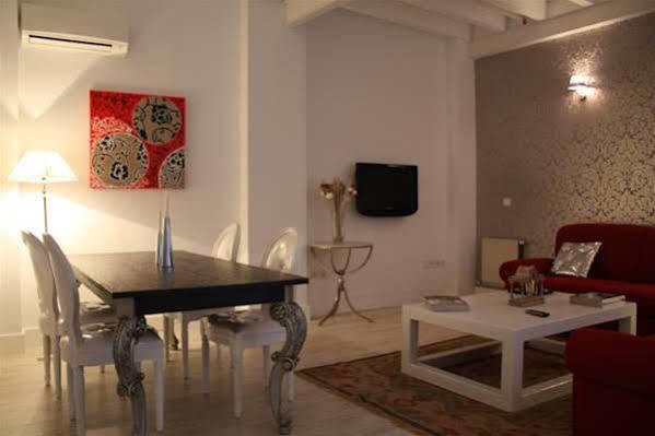 Appartement Singular Relator